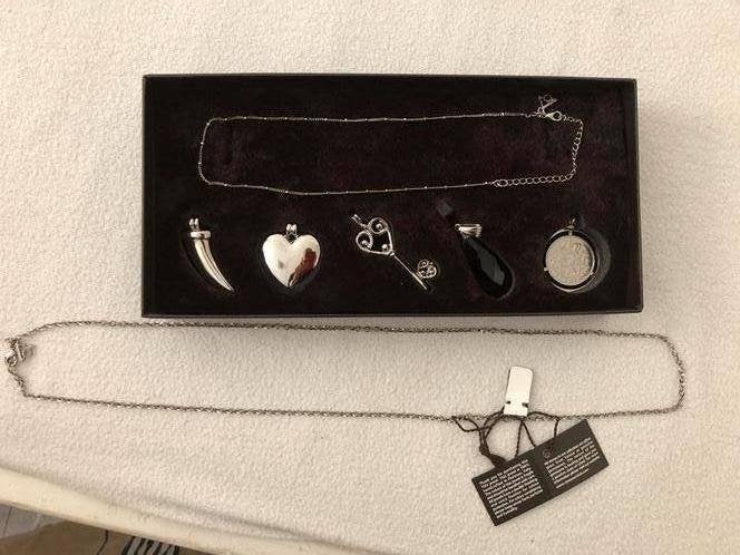 Set van TOV Nieuw in doos van, Sieraden, Tassen en Uiterlijk, Kettingen, Ophalen of Verzenden, Nieuw, Zilver, Overige materialen