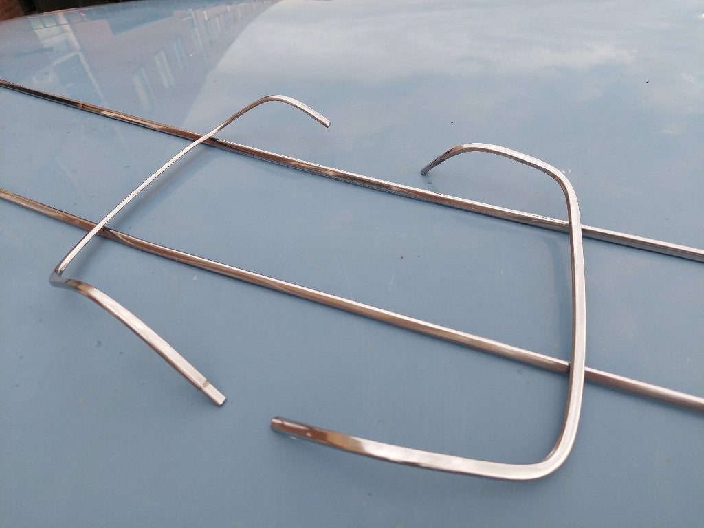 Volvo 240 sierlijsten front (242, 244, 245), Auto-onderdelen, Ophalen, Gereviseerd, Volvo
