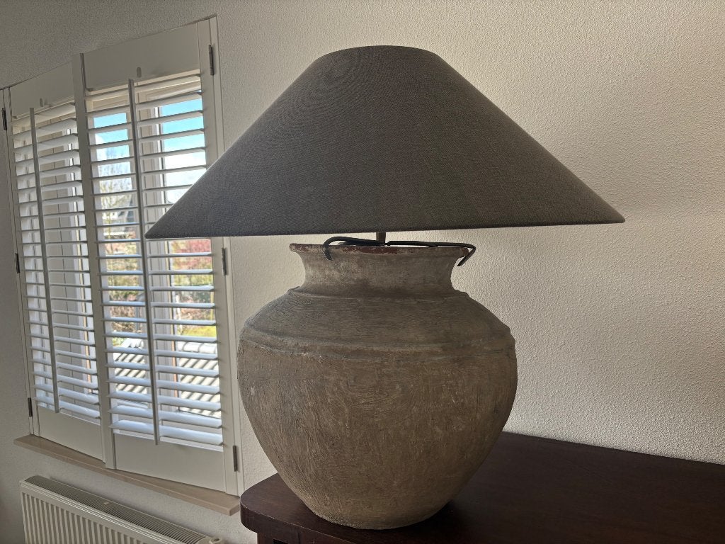 Stoere grote kruiklamp, grijs/bruin, Huis en Inrichting, Lampen | Tafellampen, Ophalen, Overige materialen, 50 tot 75 cm, Stoer, strak, landelijk, sober