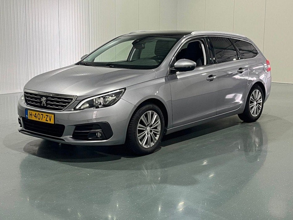 Peugeot 308 SW 1.2 130pk  Allure Panodak Trekh. Dealer ondh., Voorwielaandrijving, Stof, Zwart, 1199 cc