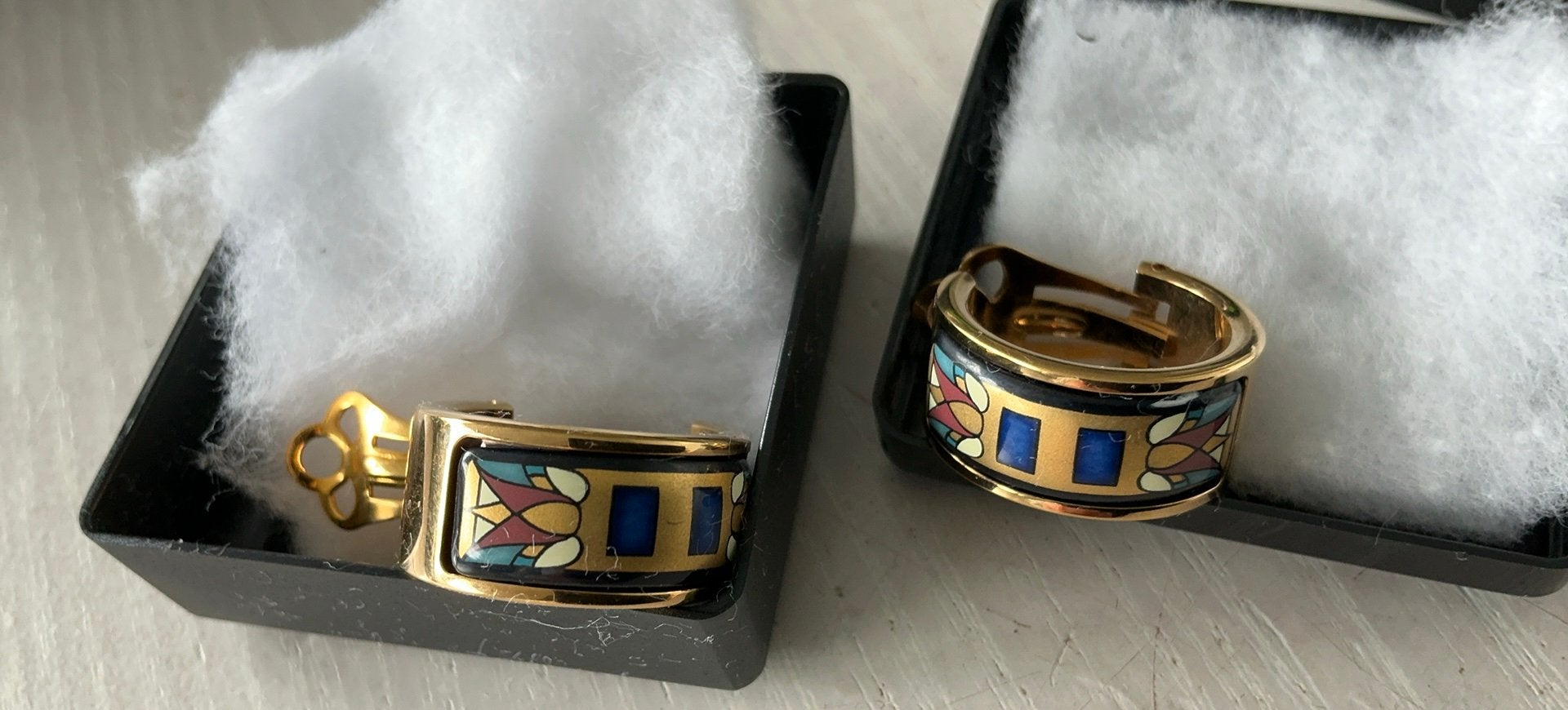 clipoorbellen - Michaela Frey / Wenen - emaille,Verguld, Sieraden, Tassen en Uiterlijk, Oorbellen, Ophalen of Verzenden, Nieuw