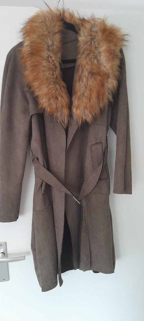 Aparte King of Fashion jas maat M met nep vossenbontkraag, Ophalen of Verzenden, Zo goed als nieuw, Maat 38/40 (M), Groen