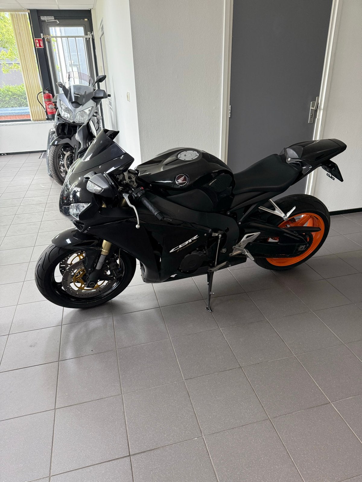 Nette Honda Fireblade met lage km stand, 4 cilinders, Motorrijbewijs A, Super Sport, Handgeschakeld