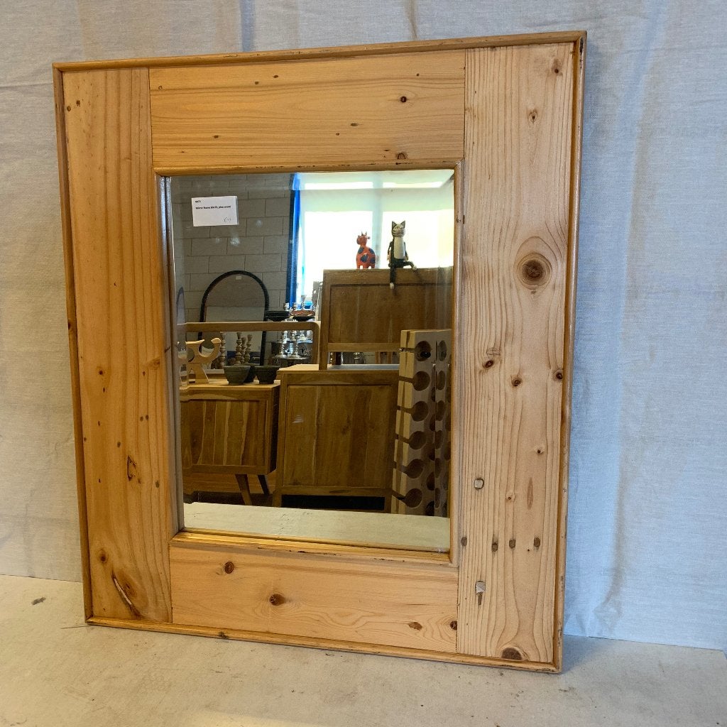 Spiegel (facet) - grenen lijst - 80 x 70 cm - Bij TTM Wonen, TTM Wonen, Meubels – (Perzische) Tapijten en Woonaccessoires, Taag 63, 2491 CS, Den Haag (Forepark)
