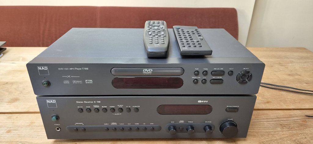 NAD Stereo Receiver C 740 en DVD/CD/MP3 Speler T 532, Gebruikt, Losse componenten, Tuner of Radio, Ophalen