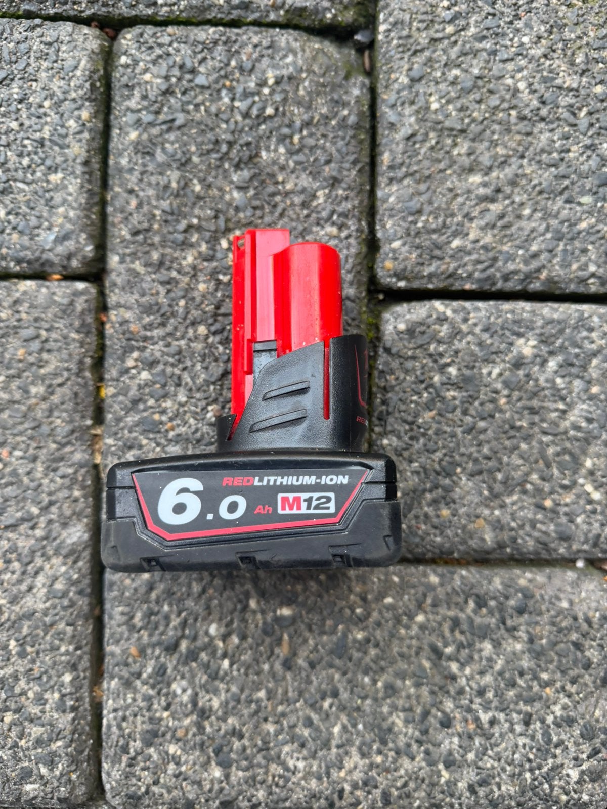 Milwaukee m12b6 accu 12v 6ah ZGAN, Ophalen, Zo goed als nieuw