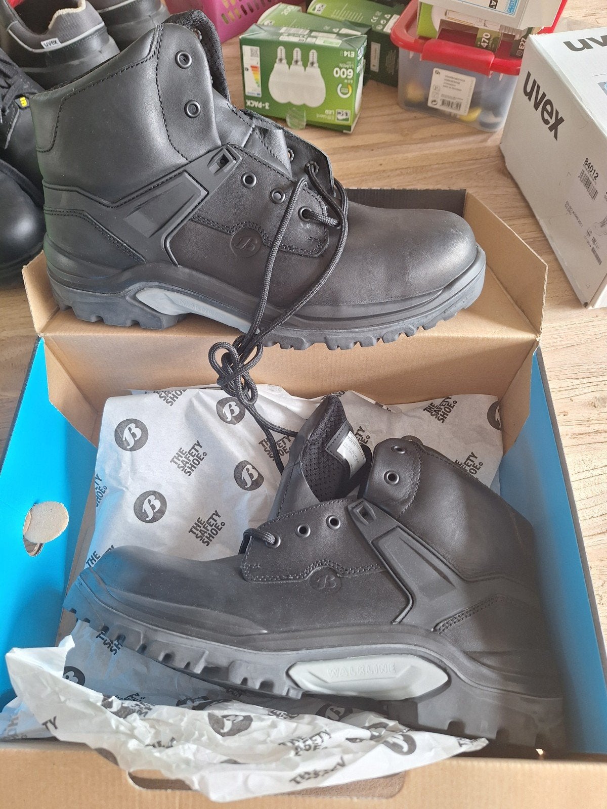 Nieuwe Bata werkschoenen maat 45, Ophalen of Verzenden