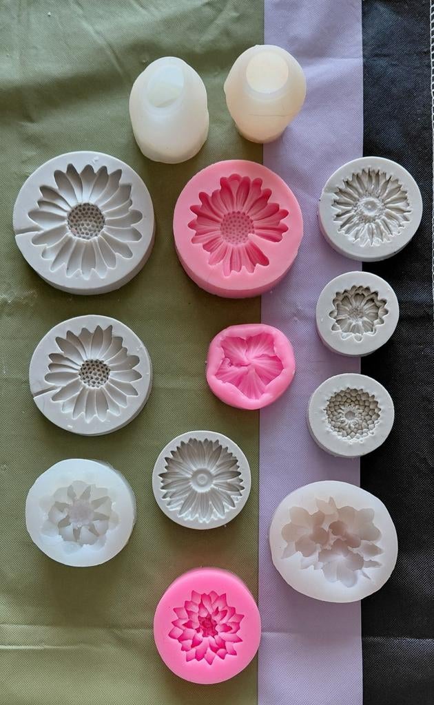 Diverse bloem mallen voor epoxy, hars of kaarsvet, Hobby en Vrije tijd, Knutselen, Gebruikt, Meerkleurig, Kunststof, Herbruikbaar