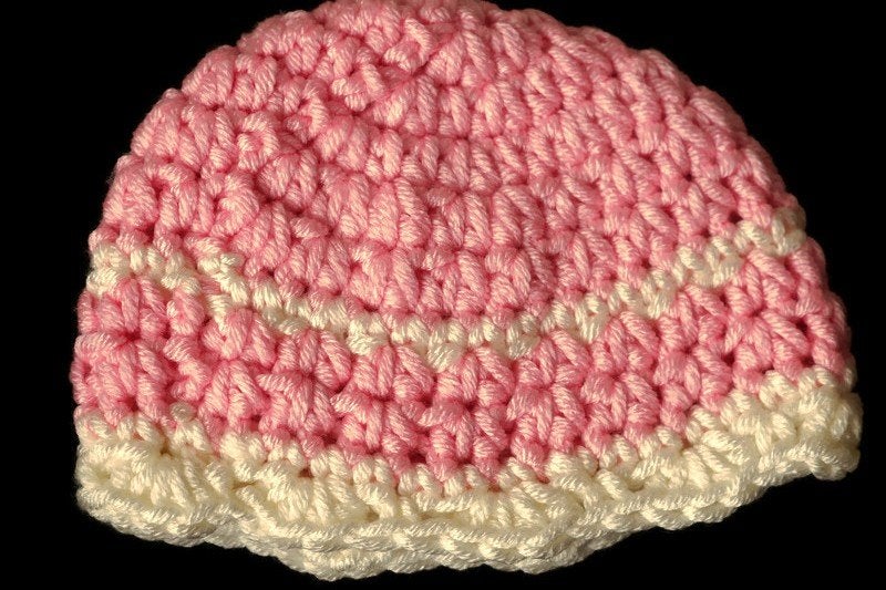 Roze met wit babymutsje, Kinderen en Baby's, Babykleding | Mutsen, Sjaals en Wanten, Maat 62, Meisje, Handgemaakt, Nieuw