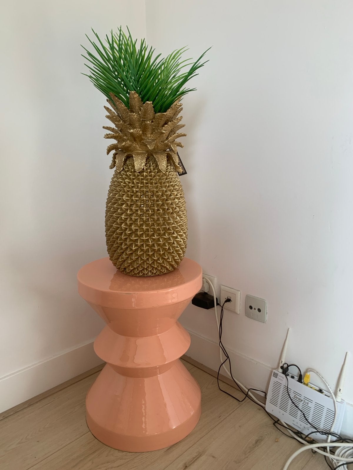 Ananas vaas en zandloper tafeltje met lichte schade, Huis en Inrichting, Woonaccessoires | Overige, Ophalen, Gebruikt, Meerkleurig