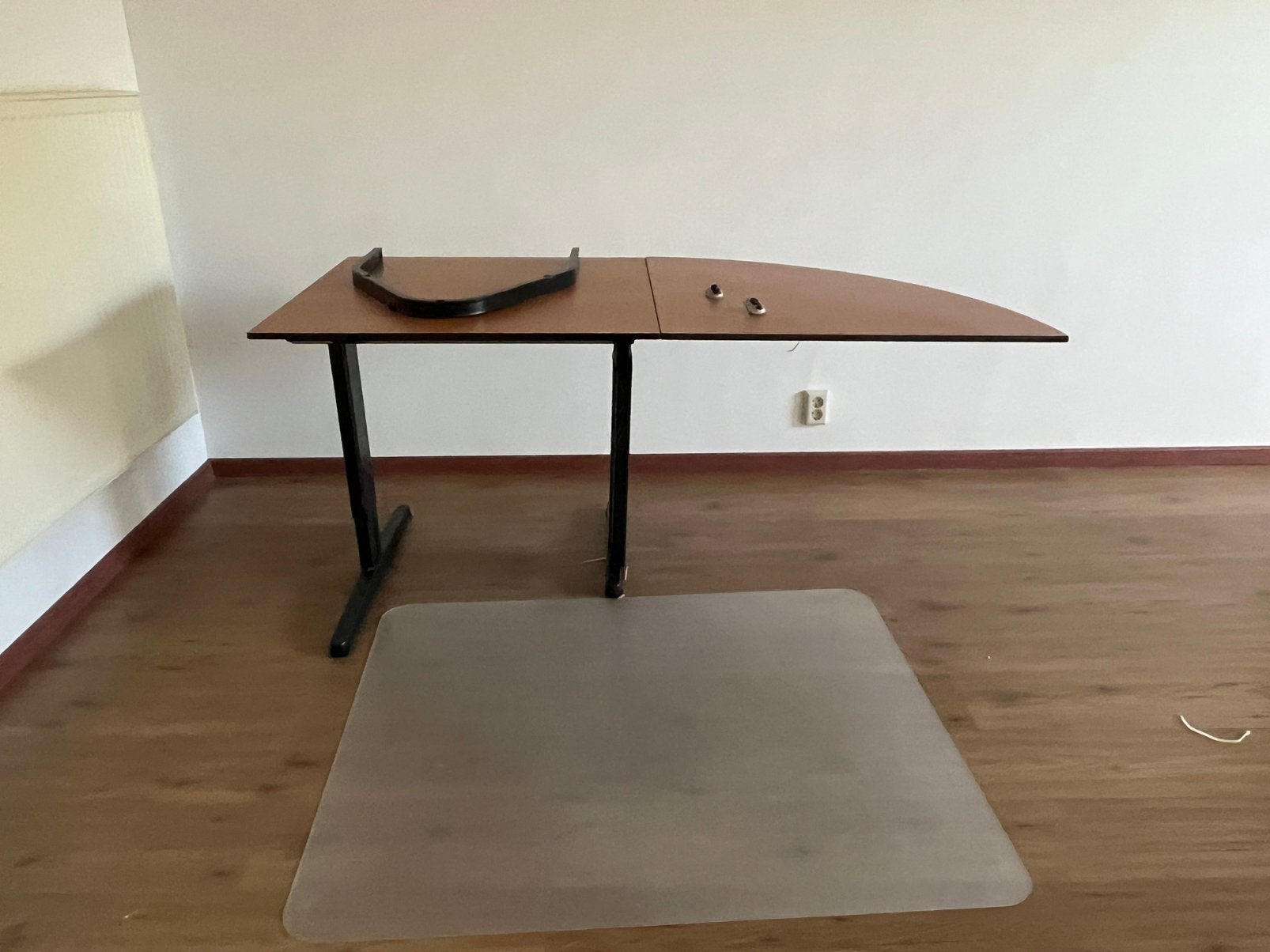 Bureautafel gratis af te halen, Huis en Inrichting, Ophalen, Hout, Bruin, 100 cm