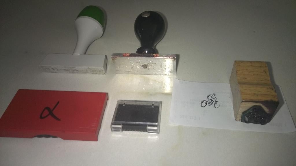 stempels+ stempelkussens Trodat, Hobby en Vrije tijd, Ophalen of Verzenden, Zo goed als nieuw, Houten stempel