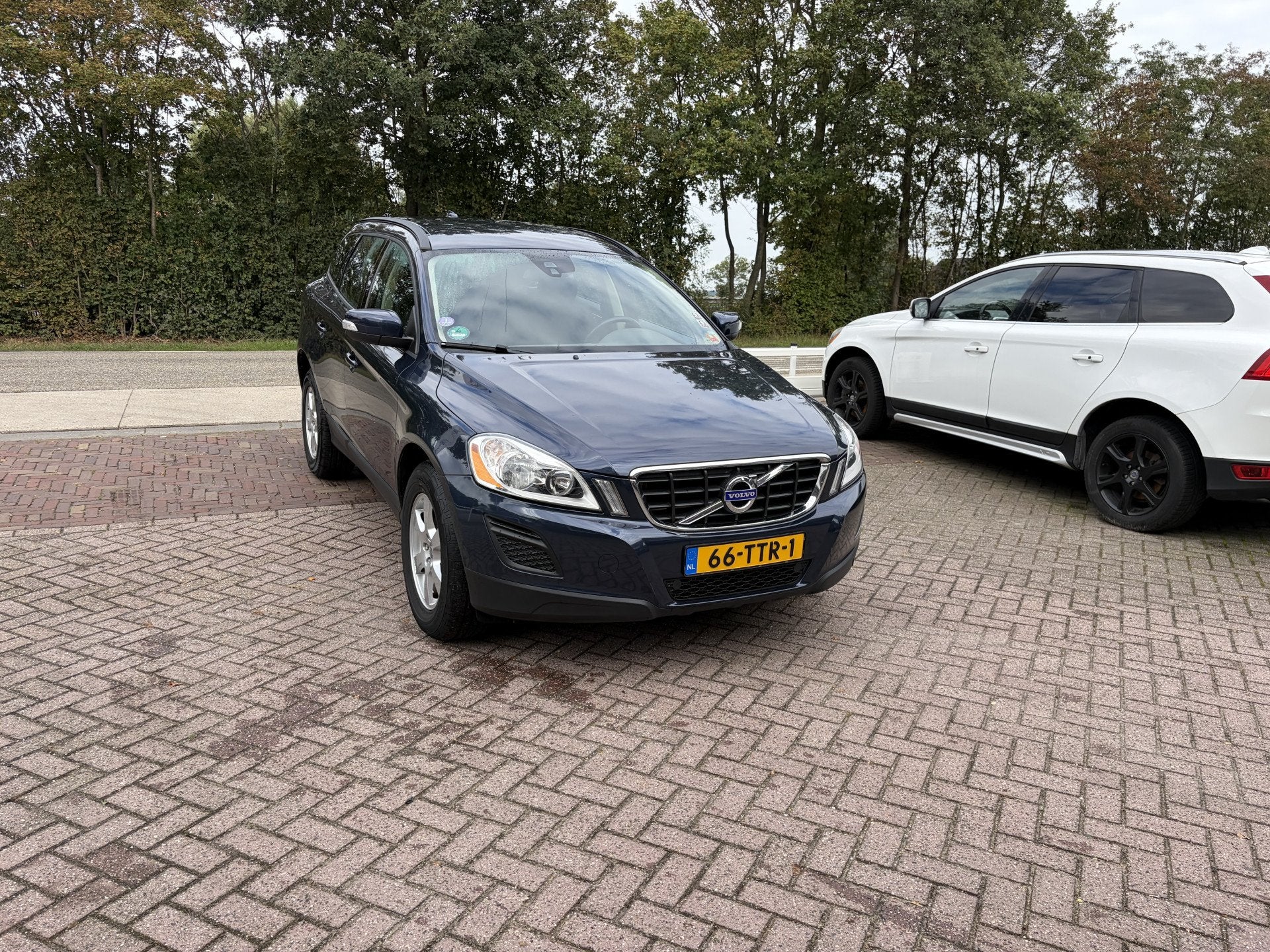 Volvo XC60 2.0 T5 AUTOMAAT CLIMA NAVI (bj 2012), Auto's, Euro 5, Stof, Zwart, 4 cilinders