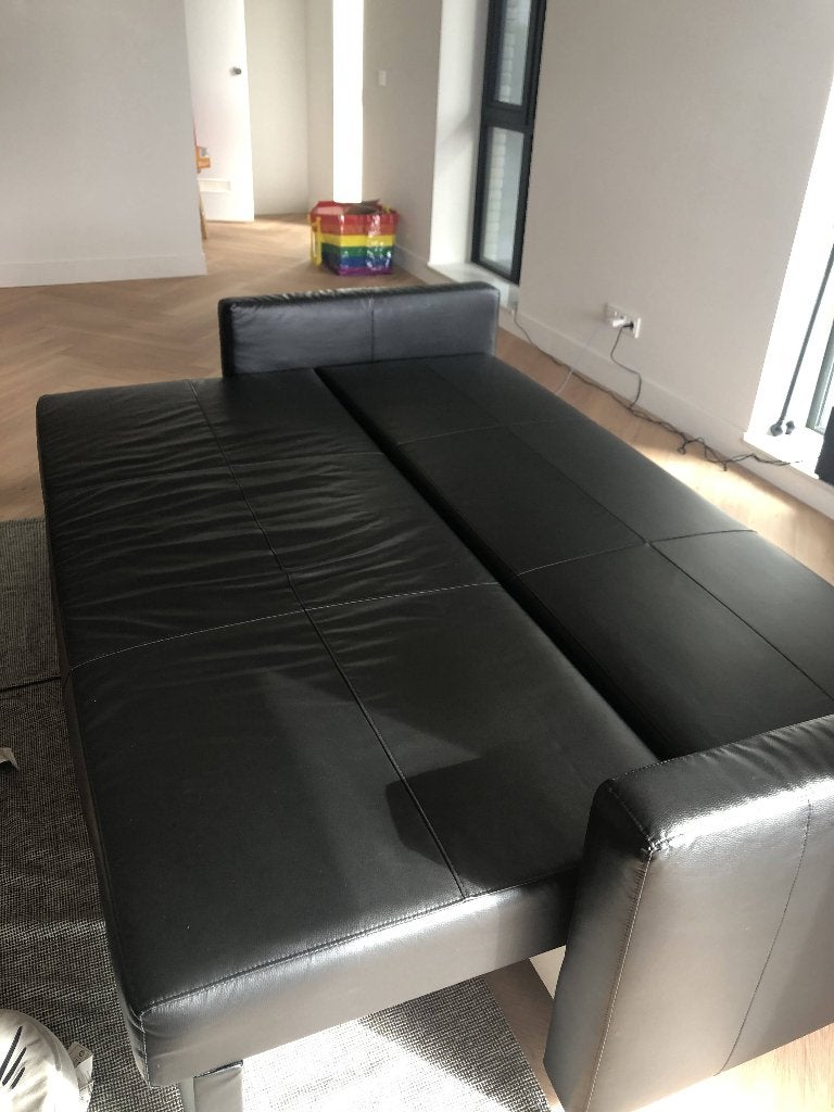 FRIHETEN Zwart Leren Slaapbank | Black Leather Sofa Bed, Huis en Inrichting, Ophalen, Gebruikt, 100 tot 125 cm, Driepersoons