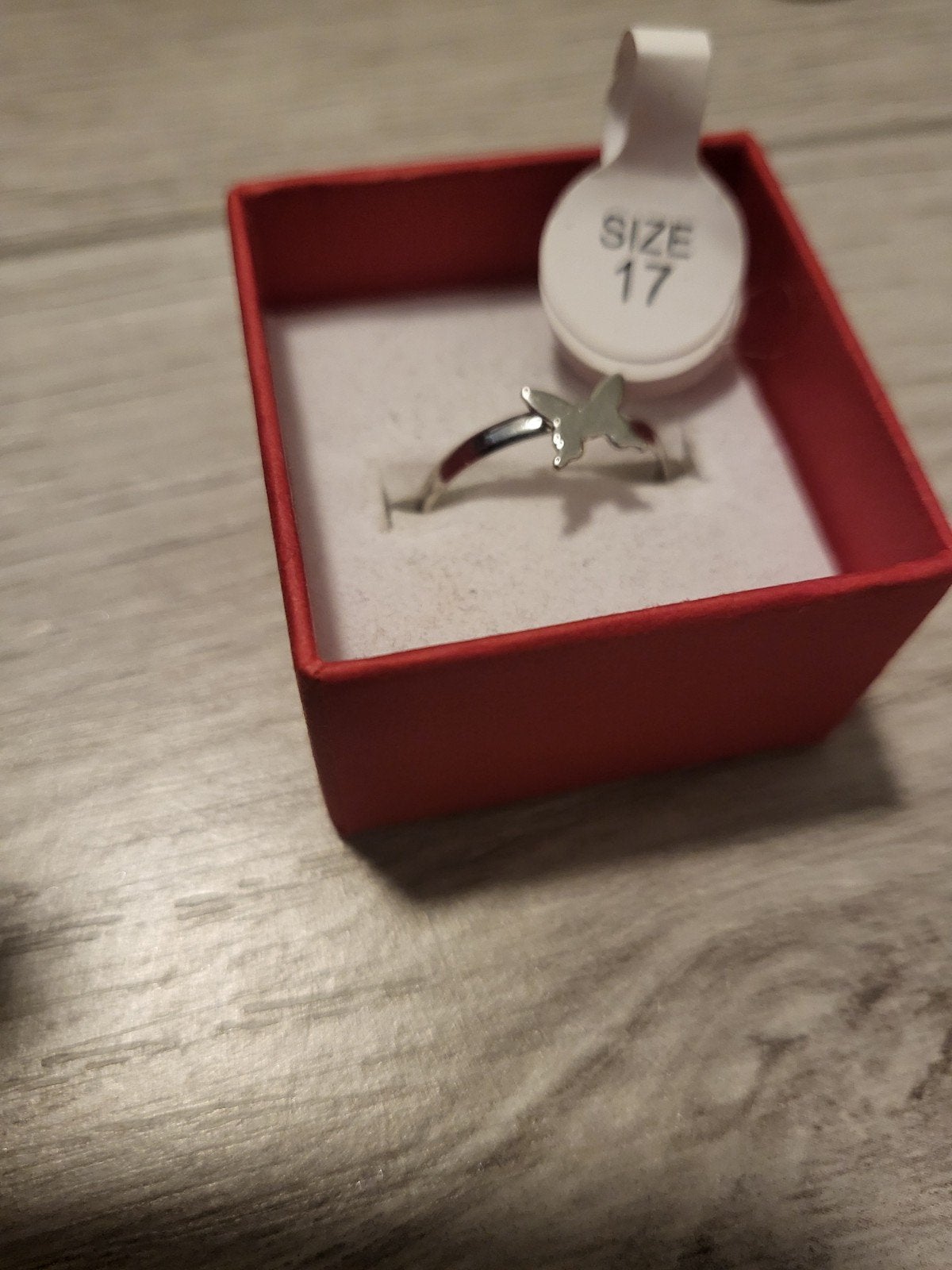 Zilverkleurige ring met vlinder, maat 17, IJzer of Staal, Nieuw, Ophalen of Verzenden, 17 tot 18