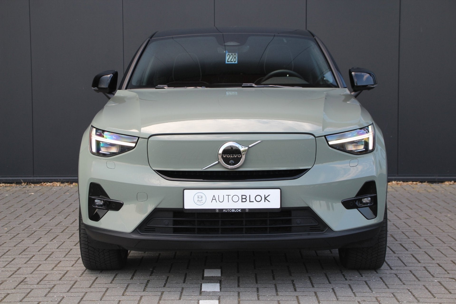 Volvo C40 Recharge Twin Launch Edition 78 kWh | 360 Camera |, Auto's, Automaat, Zwart, 2102 kg, Automatische klimaatregeling