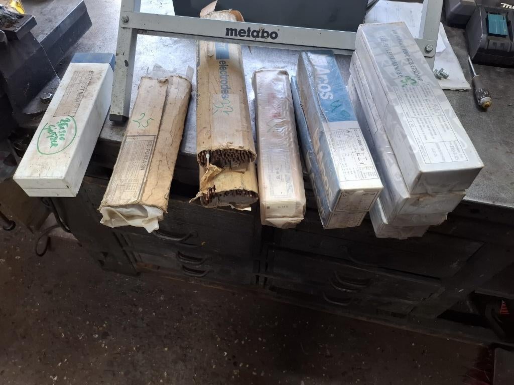 Partij laselektroden, Doe-het-zelf en Verbouw, Gereedschap | Lasapparaten, Ophalen, Zo goed als nieuw, 150 tot 250 ampère, Elektroden