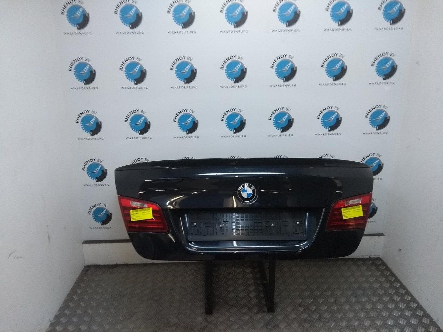 BMW 5 SERIES F10 520D XDRIVE Diesel ACHTERKLEP 2014, Ophalen of Verzenden, Gebruikt, Stiba lid