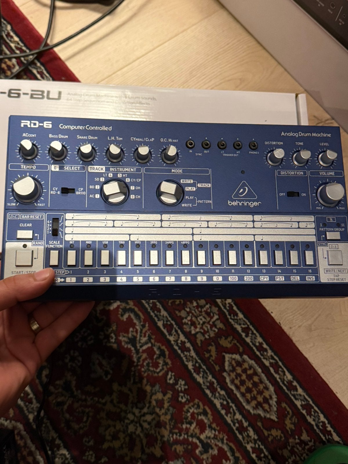 Behringer RD-6 (TR 606 clone) ZGAN, Muziek en Instrumenten, Synthesizers, Ophalen, Zo goed als nieuw, 61 toetsen, Roland