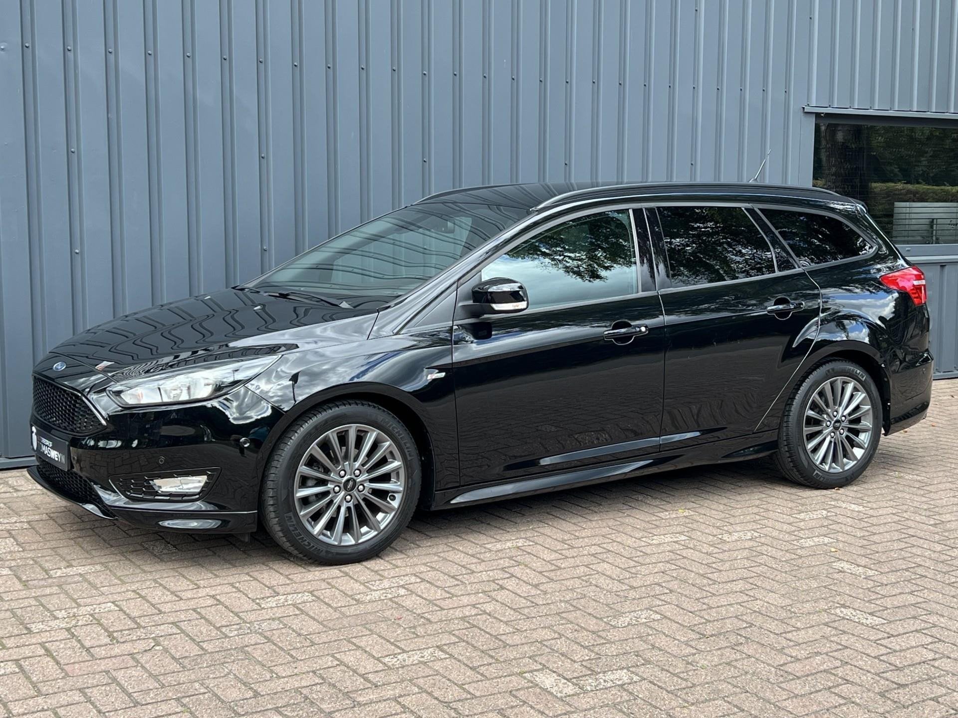 Ford Focus Wagon 1.0 ST-Line NAVIGATIE!/140 PK!/ONDERHOUDEN!, Auto's, Stof, Gebruikt, Zwart, Zwart