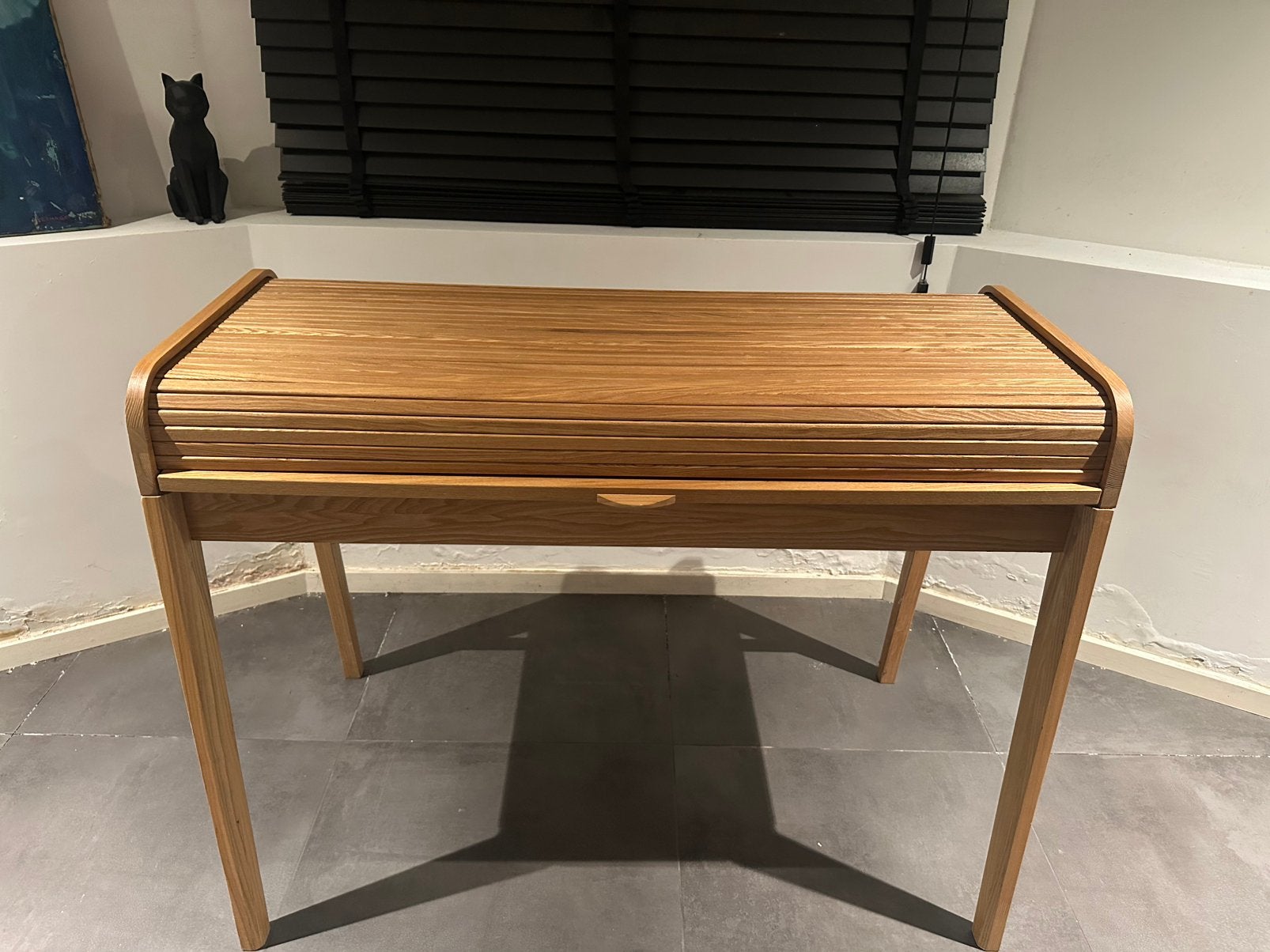 Mooi tijdloos  bureau merk Zuiver type Barbier, Ophalen, Zo goed als nieuw, 25 tot 50 cm, Rechthoekig