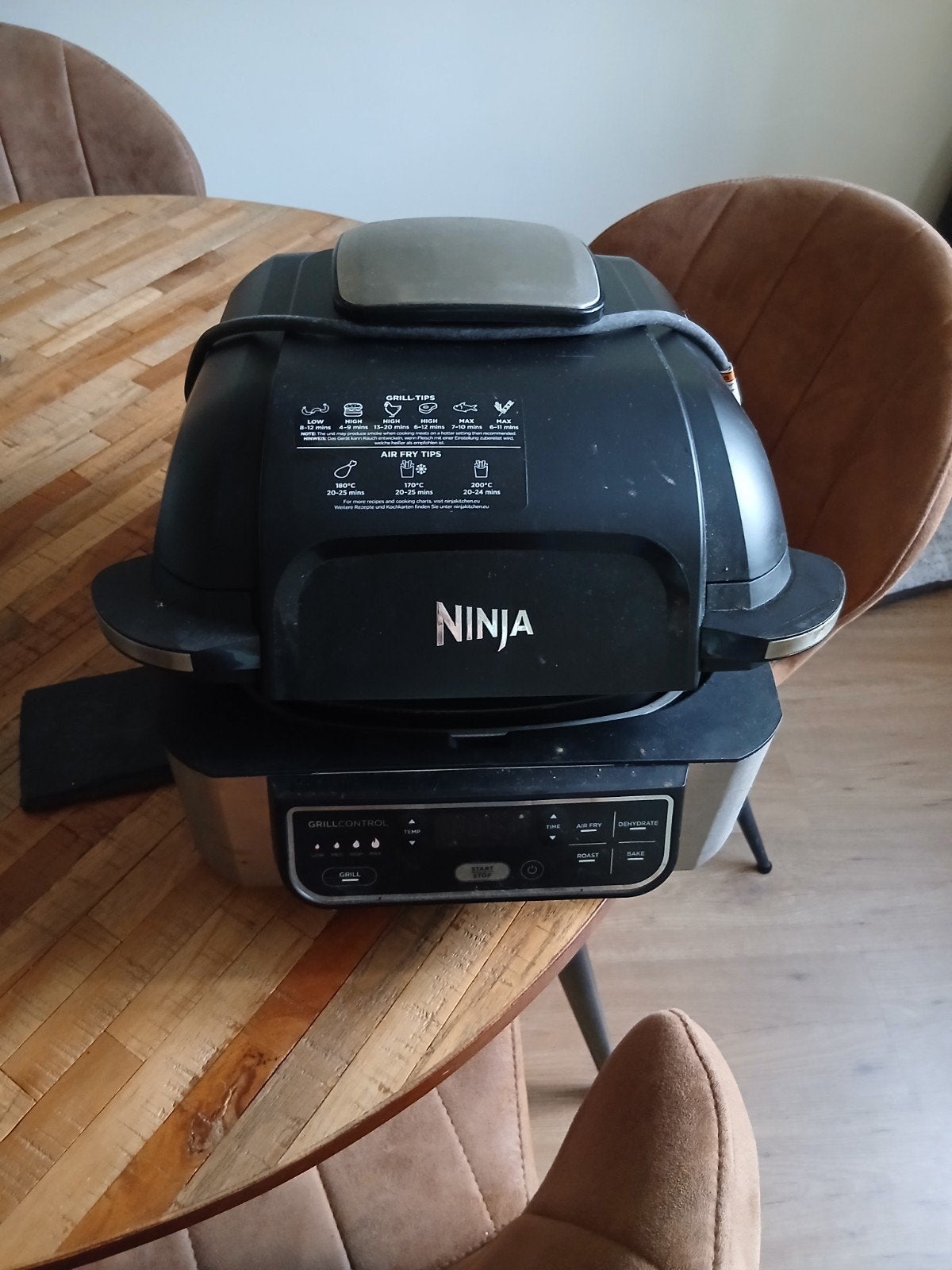 Ninja Foodi Grill & Air Fryer AG301EU, 3 tot 4 liter, Ophalen, Gebruikt, Uitneembare binnenpan