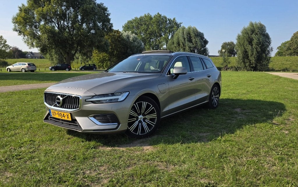 Volvo V60 T8 Inscription 392pk AWD FULL options, pano, memor, Automaat, Euro 6, 4 cilinders, 1972 kg