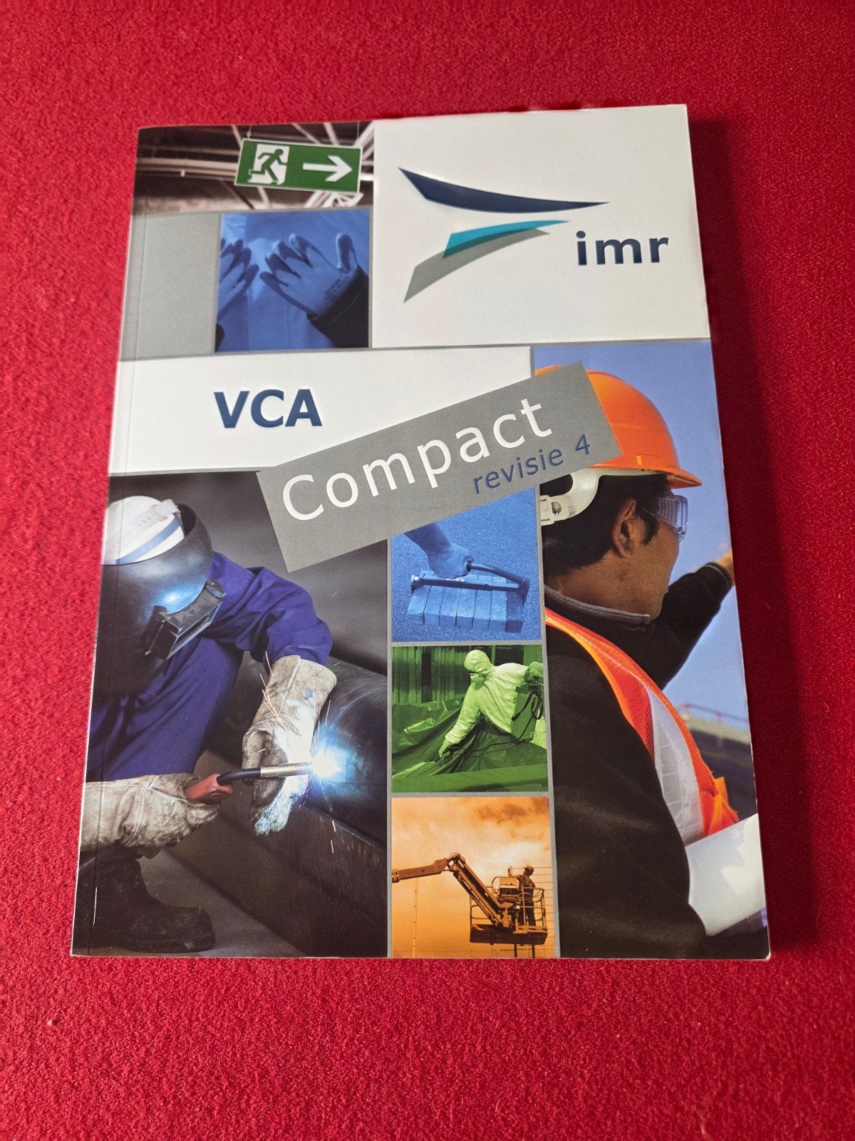 VCA Compact Boek - Revisie 4, Ophalen of Verzenden, Nieuw, Overige niveaus