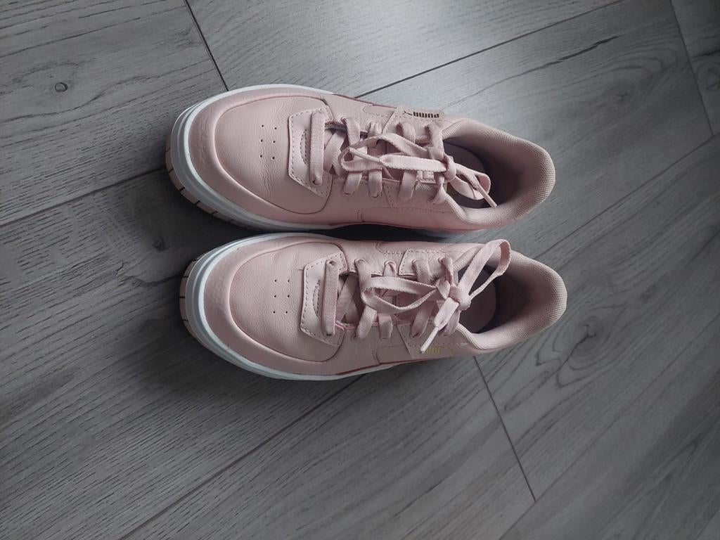 Lichtroze puma sneakers maat 35.5, Puma, Ophalen of Verzenden, Roze, Sneakers of Gympen