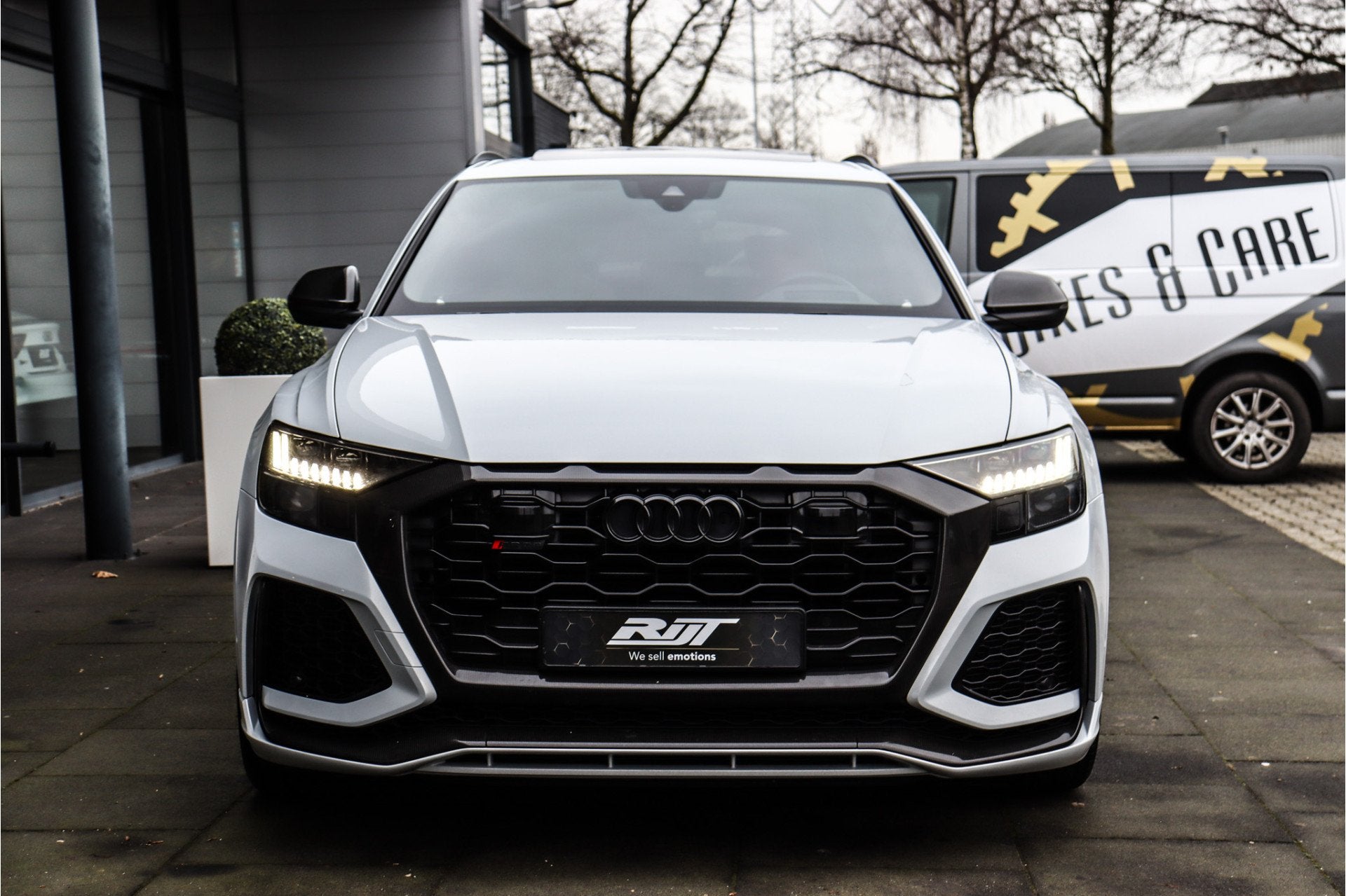 Audi RSQ8 4.0 V8 Quattro *Keramische rem/Pano/360/Alcantara/, Dealer onderhouden, Gebruikt, 600 pk, Bedrijf