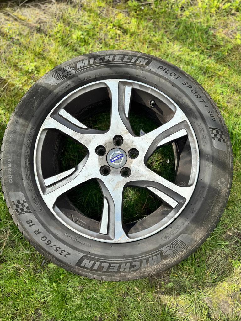 Volvo XC60 zomerset, Auto-onderdelen, Banden en Velgen, Ophalen, 18 inch, Gebruikt, Banden en Velgen