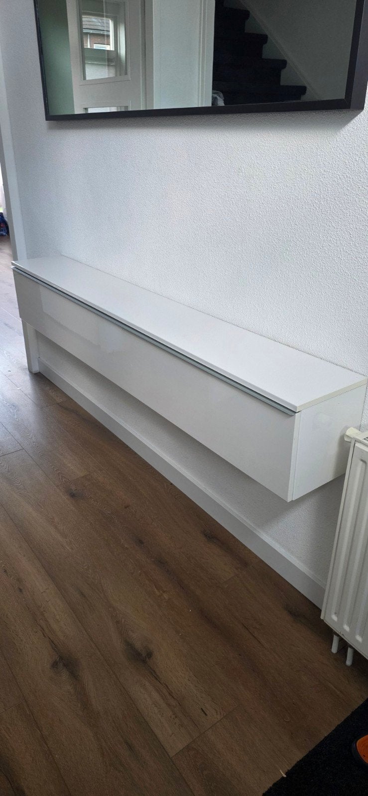 Witte zwevende wandkast - modern en ruimtebesparend, Huis en Inrichting, Ophalen, Kunststof, Met klep(pen), 150 tot 200 cm