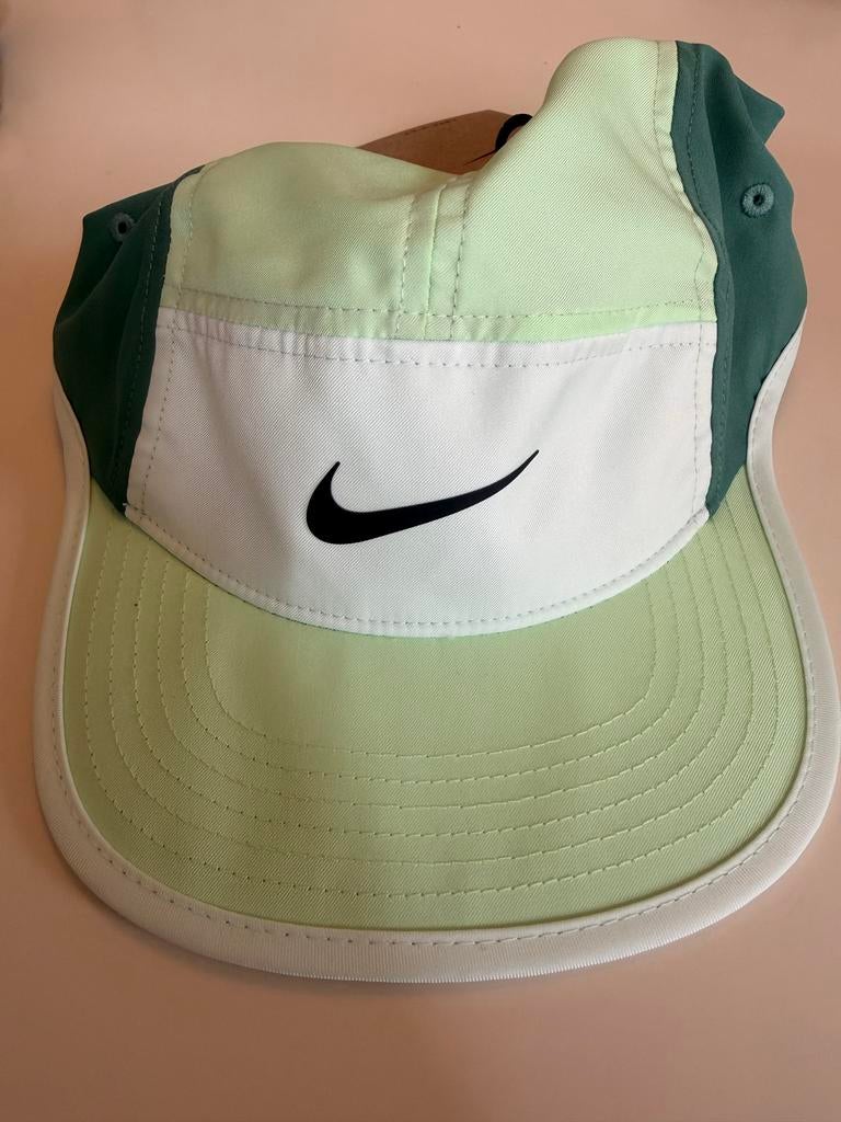 Nike Dri-FIT Fly Cap - Lichtgroen/Wit - Verschillende maten, Kleding | Heren, Hoeden en Petten, Ophalen of Verzenden, Nieuw, One size fits all