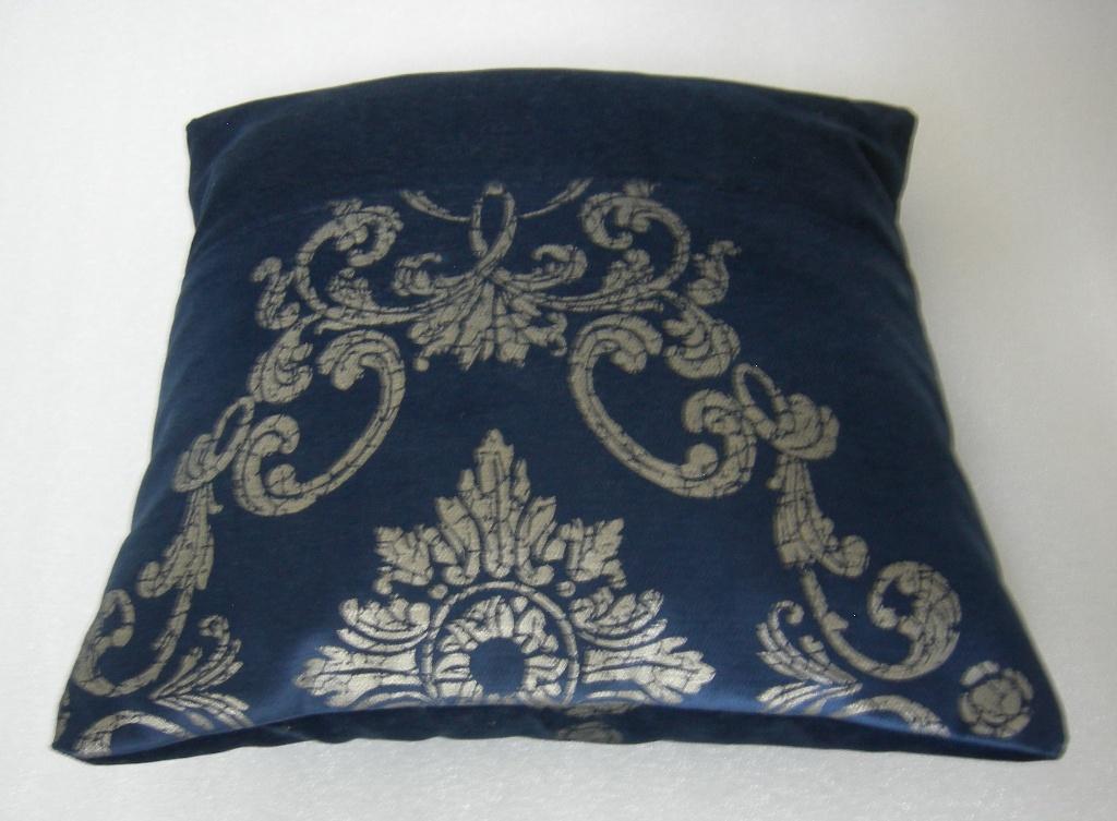 Luxe sierkussen kussen. Kleur: Blauw. Afmeting: LxB 29x28 cm, Huis en Inrichting, Woonaccessoires | Kussens, Ophalen of Verzenden