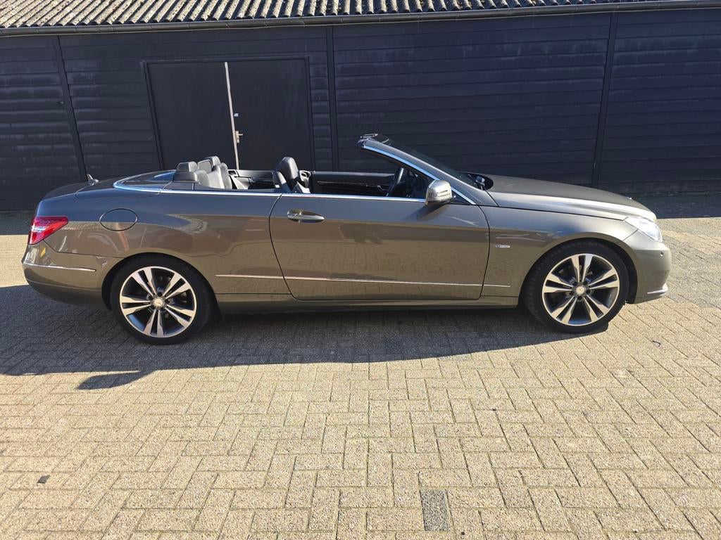 Mercedes-Benz E-Klasse E200cgi Cabrio . W212 Aut7 2012 Grijs, Achterwielaandrijving, Zwart, 4 cilinders, Cabriolet
