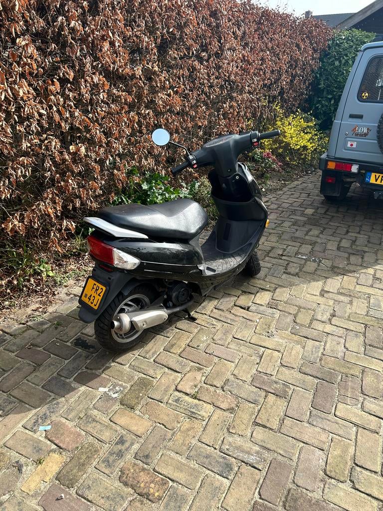 Peugeot V-Clic scooter - Goed onderhouden, Fietsen en Brommers, Scooters | Peugeot, Ophalen, Gebruikt, Overige modellen, Maximaal 45 km/u