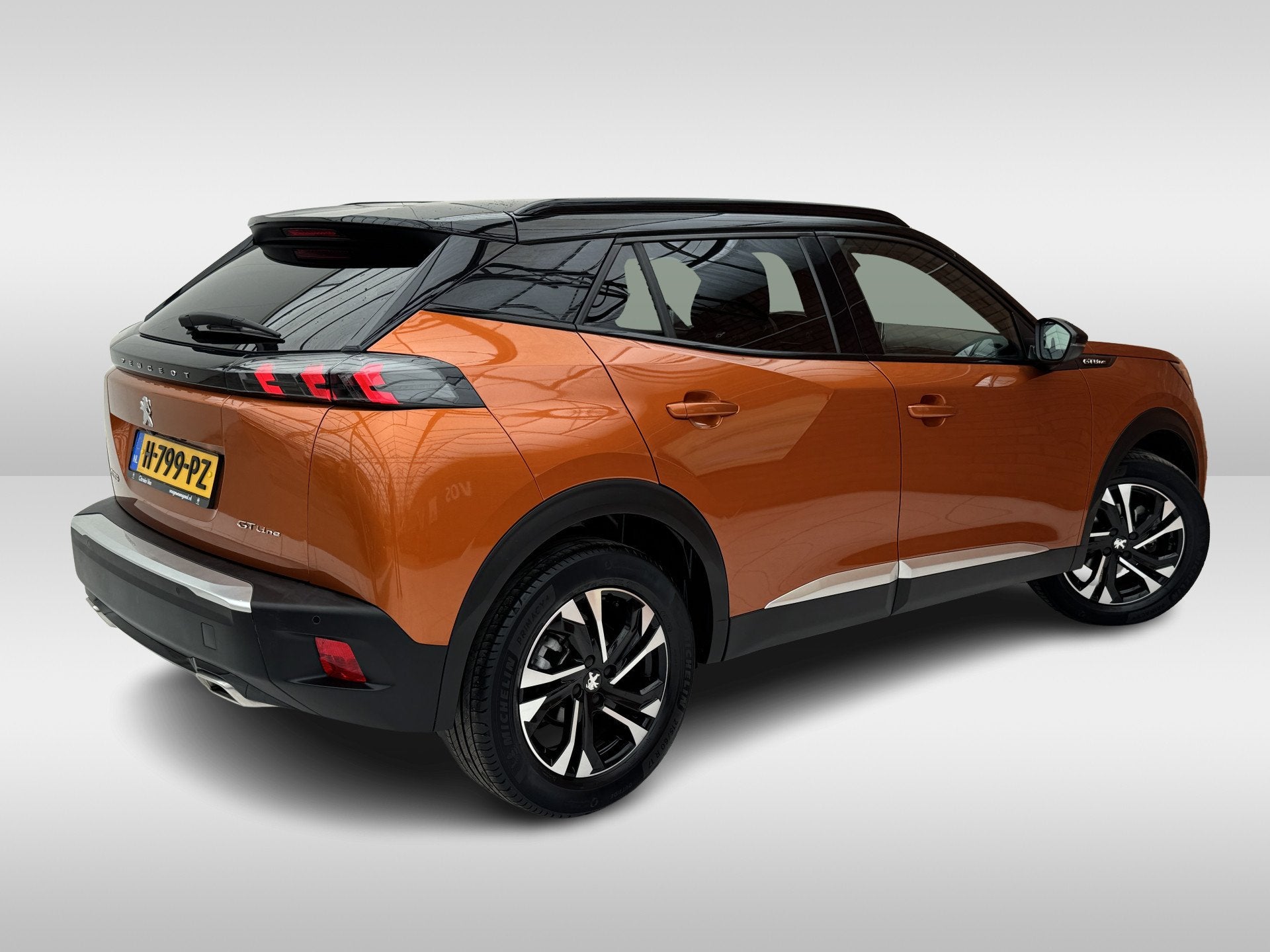 Peugeot 2008 PureTech 130 Automaat GT-Line | Trekhaak afneem, Auto's, 12 maanden, Gebruikt, Leder en Stof, Origineel Nederlands