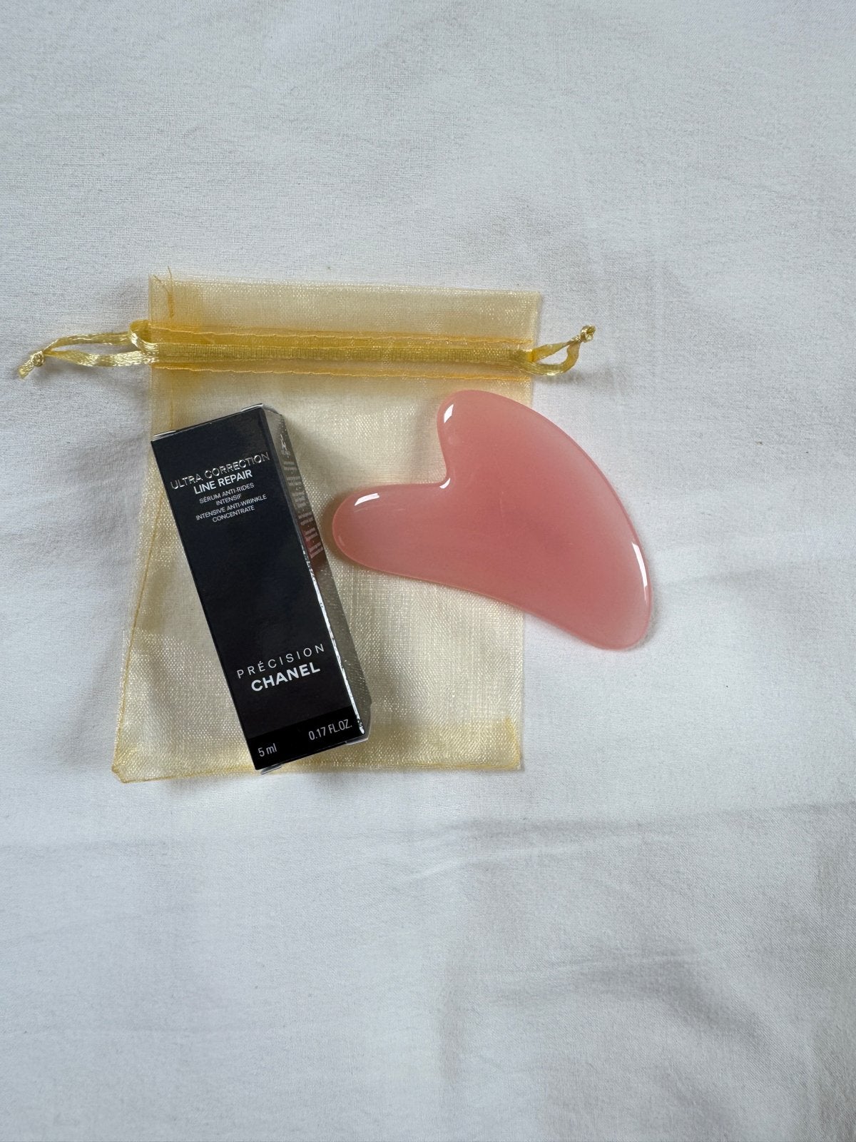 Chanel Ultra Correction Line Repair & Gua Sha, Ophalen of Verzenden, Nieuw, Gehele gezicht, Verzorging