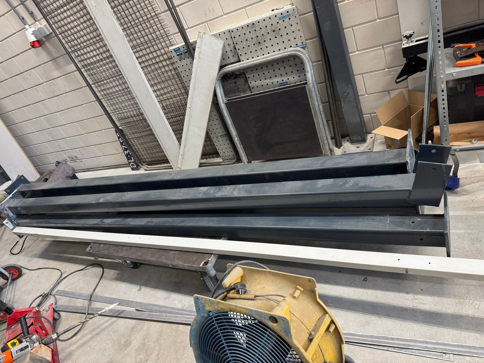 4 staanders, kolommen entresolvloer 3m 90x90 met voetplaat, Ophalen, Gebruikt