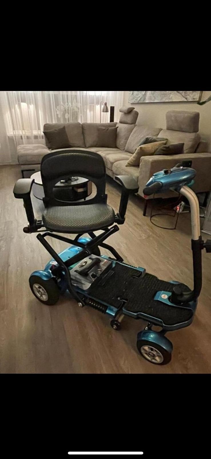 Inklapbare scootmobiel van het merk Mango., Ophalen, 10 km/u of minder, Zo goed als nieuw, Mango