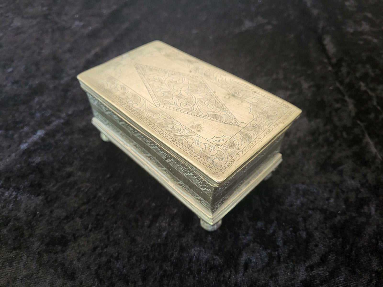 sirih kistje. verzilverd brons. 550 gr., Ophalen of Verzenden