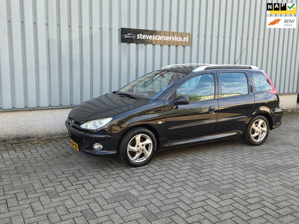 Peugeot 206 SW 1.4 Air-line 3 airco ecc zeer nette auto, Auto's, Voorwielaandrijving, Zwart, 4 cilinders, Zwart