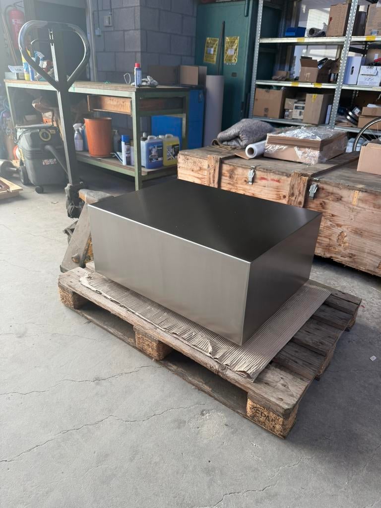 RVS (bijzet//salon) tafel, Ophalen, 50 tot 100 cm, Zo goed als nieuw, Minder dan 50 cm