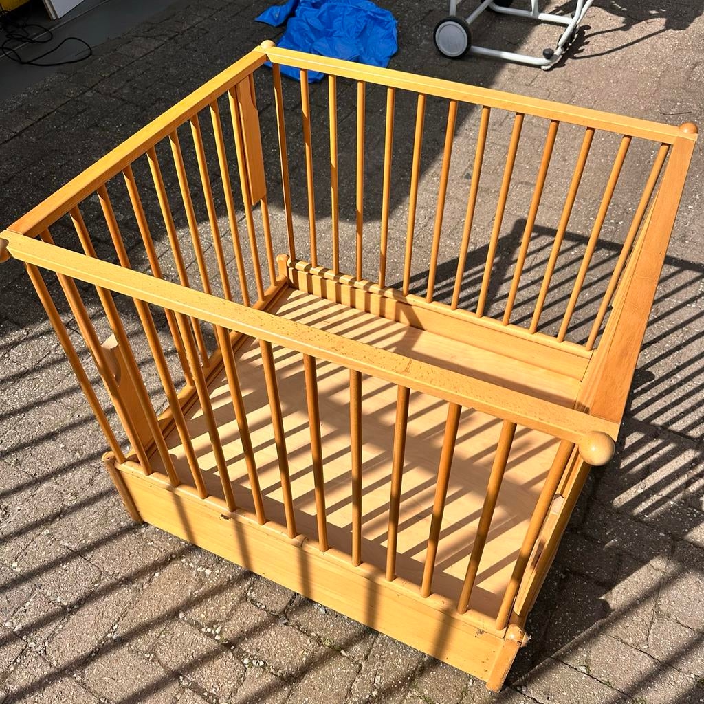 Houten Bopita box, Ophalen, Zo goed als nieuw, Vierkant, In hoogte verstelbaar