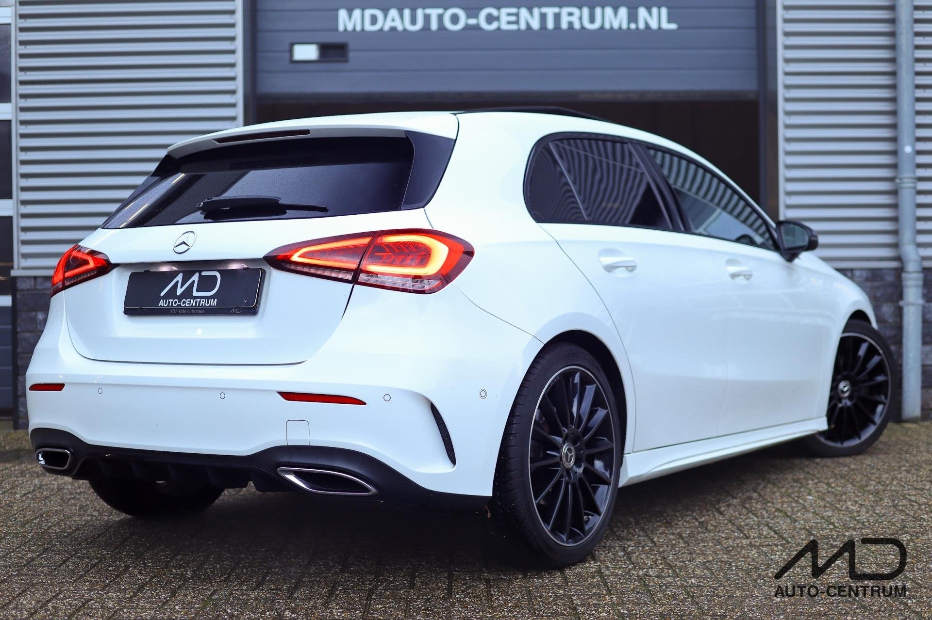 Mercedes-Benz A-klasse 200 AMG| Pano| Multibeam| Burmester|, Auto's, 4 cilinders, Bedrijf, 1600 kg, 685 kg
