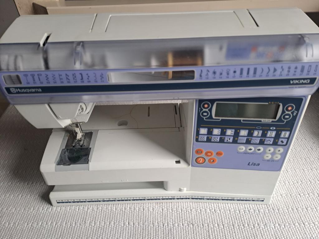 Luxe Husqvarna maaimachine., Hobby en Vrije tijd, Naaimachines en Toebehoren, Ophalen of Verzenden, Gebruikt, Naaimachine, Husqvarna