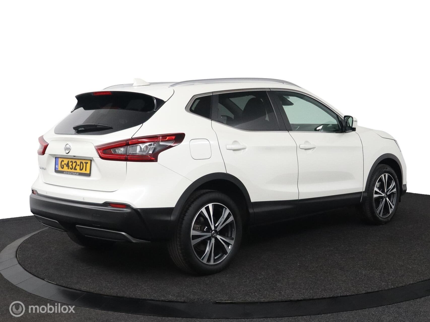 Nissan Qashqai 1.3 DIG-T N-Connecta PANO DAK / AUTOMAAT / 1e, Gebruikt, Euro 6, 4 cilinders, 1290 kg