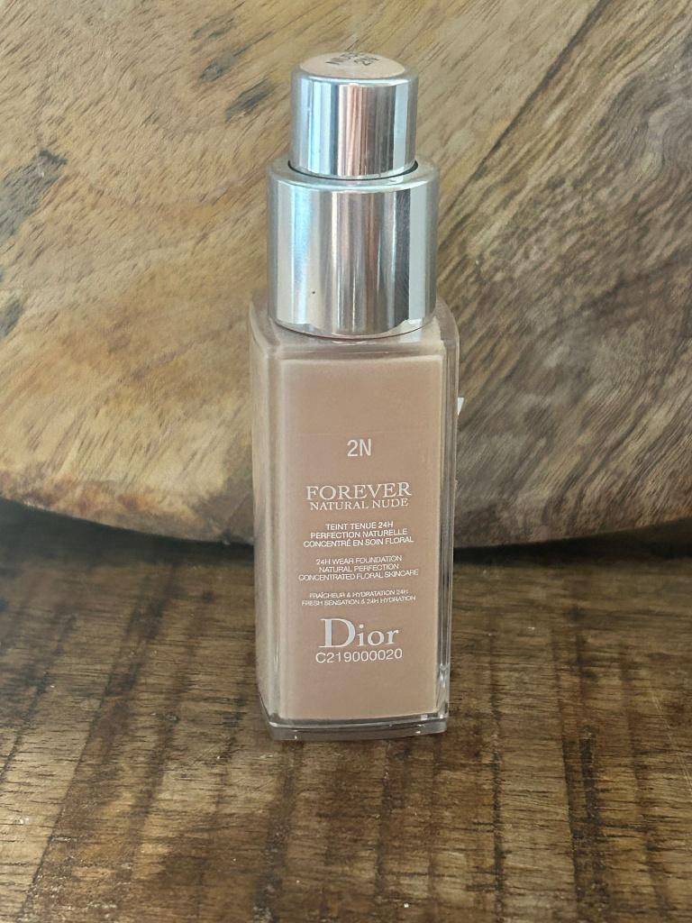 Dior Forever Natural Nude Foundation 2N, Gebruikt, Gehele gezicht, Beige, Ophalen of Verzenden