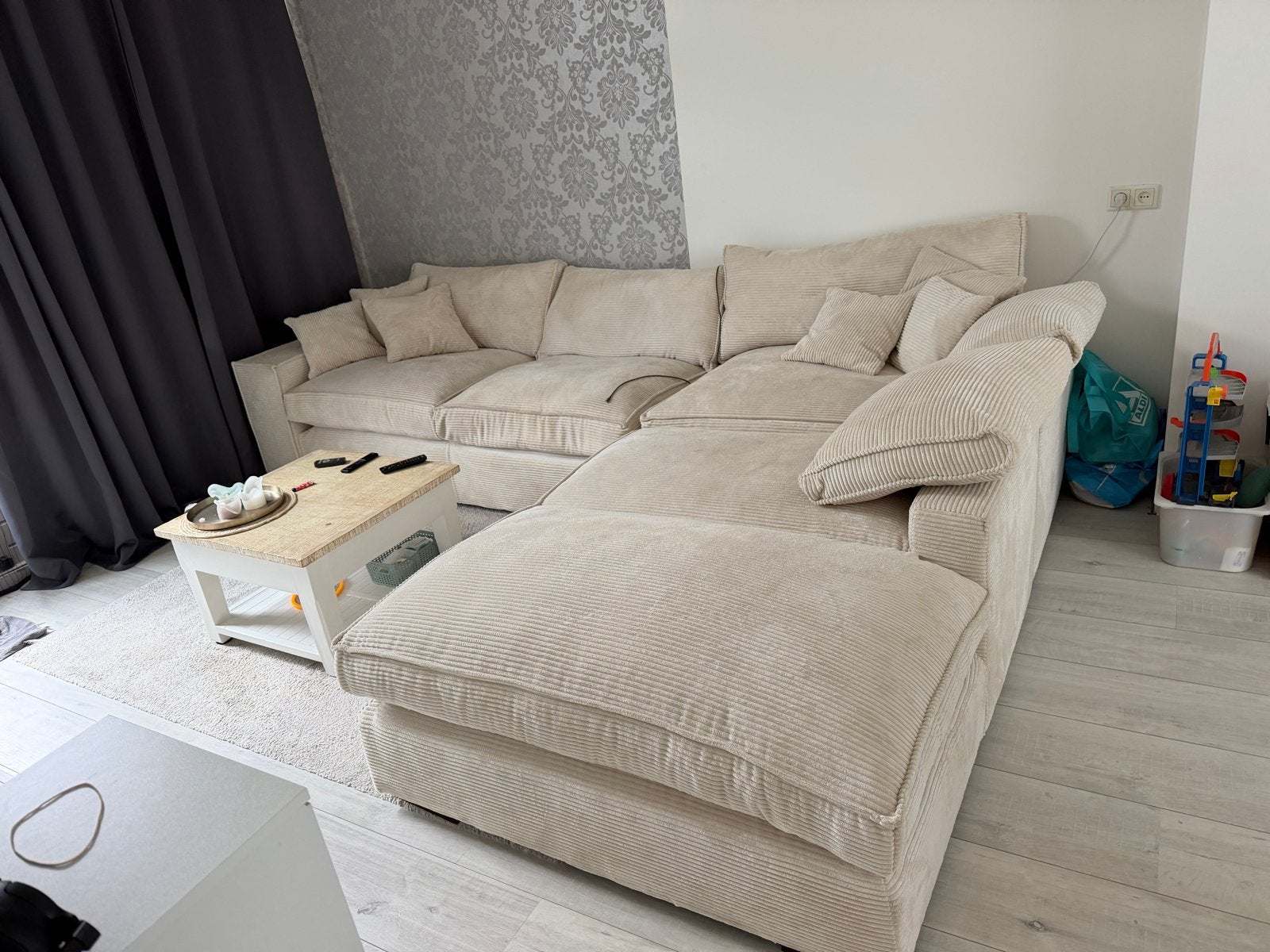 Mooie beige ribstof hoekbank - comfortabel en ruim, Ophalen, Gebruikt, Hoekbank, 300 cm of meer