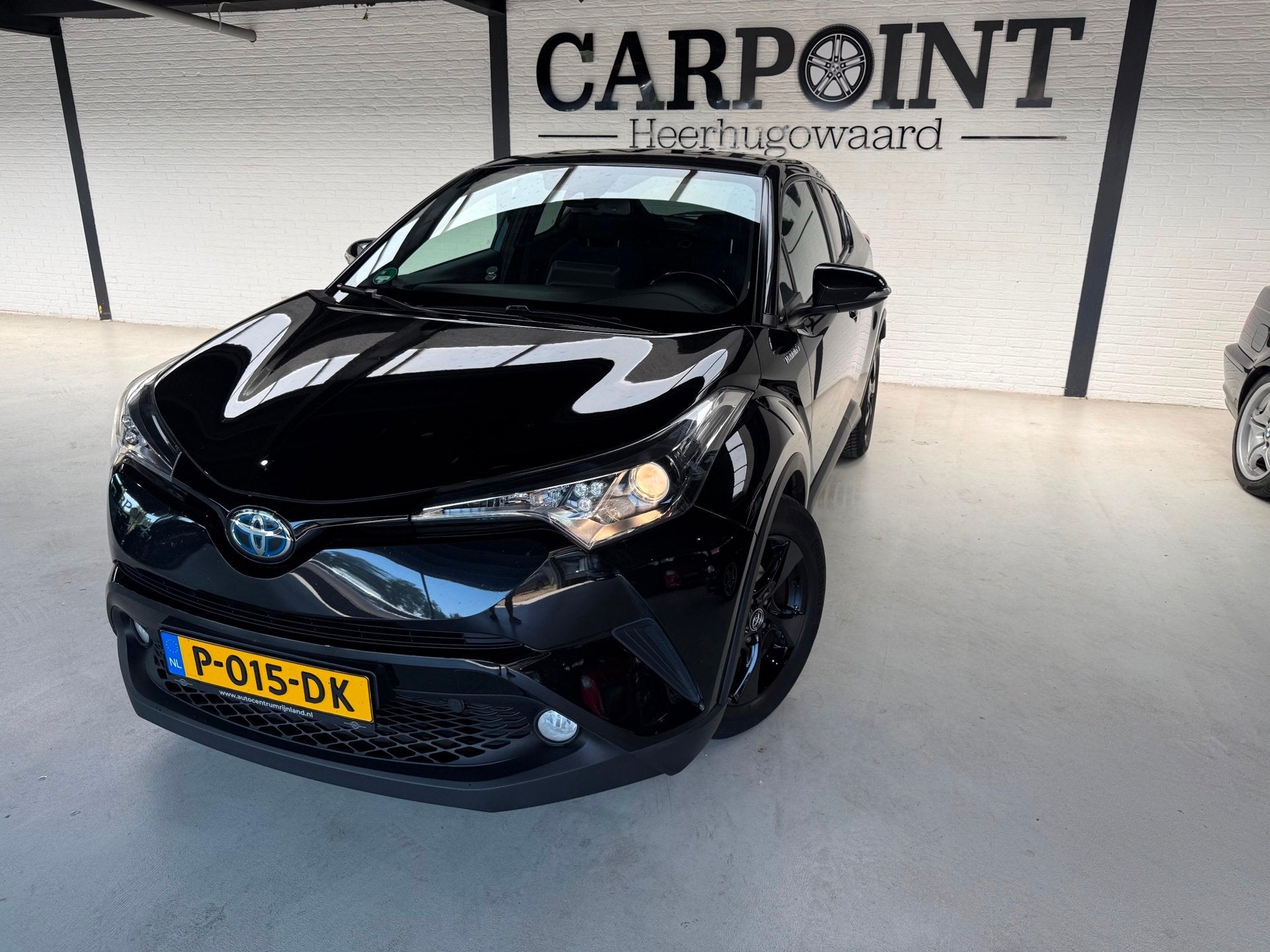 Toyota C-HR 1.8 Hybrid Active 2018 Camera Cruise Navi Line a, Euro 6, 4 cilinders, Zwart, 98 pk